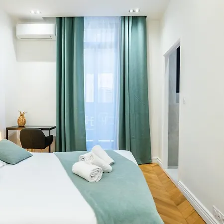 3-br In The Heart Of Downtown Apartamento Cannes